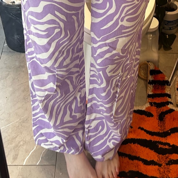 Purple and White Animal print pants - Picture 6 of 6